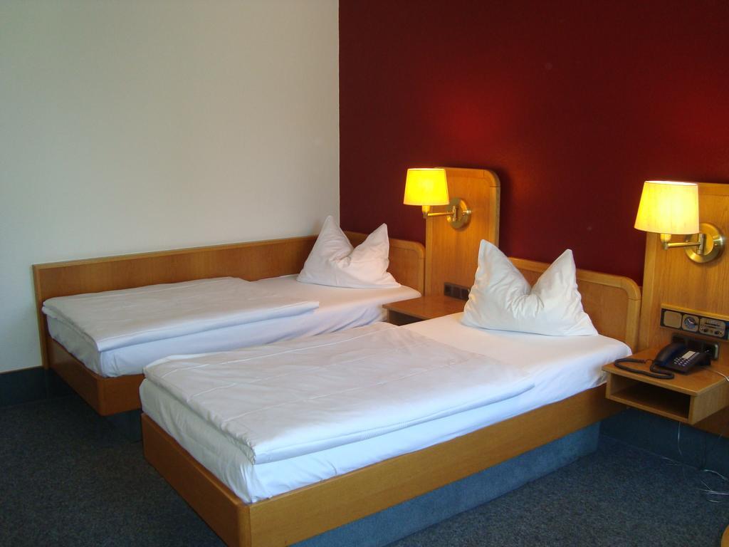 Hotel-Restaurant Handelshof Dortmund Room photo